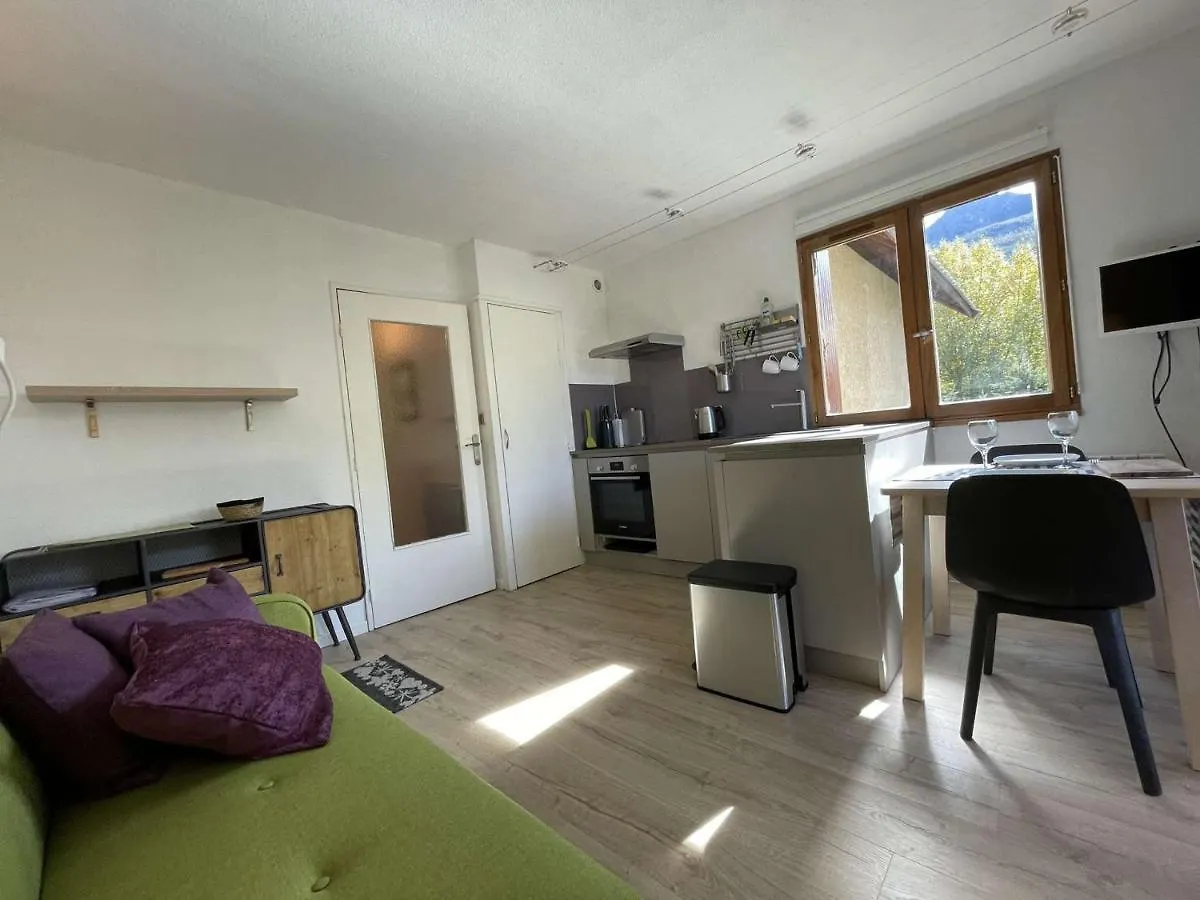 סן-שפרה Appartement Cosy A Serre-Chevalier, Proche Pistes, Terrasse, Parking, 2 Etoiles, 2 Pers. - Fr-1-330E-127 דירה